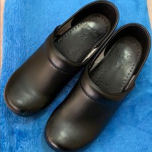 Women’s Dansko shoes
